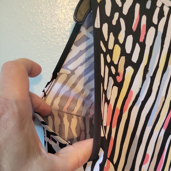 Peter Nygard Slouch Top Small petite blouse. - Picture 6 of 6